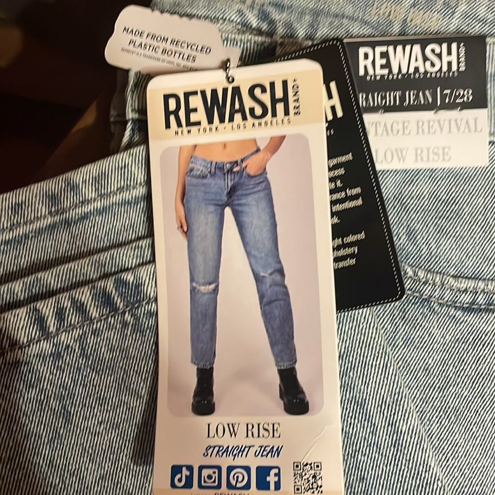 Rewash Next Level Low Rise Straight Jeans - Acid Wash
7 / 28 - Picture 7 of 7